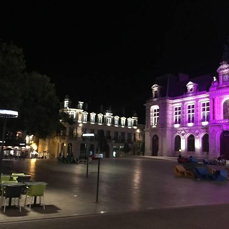 Bel Appartement Climatise Plein Centre Ville Poitiers Bagian luar foto